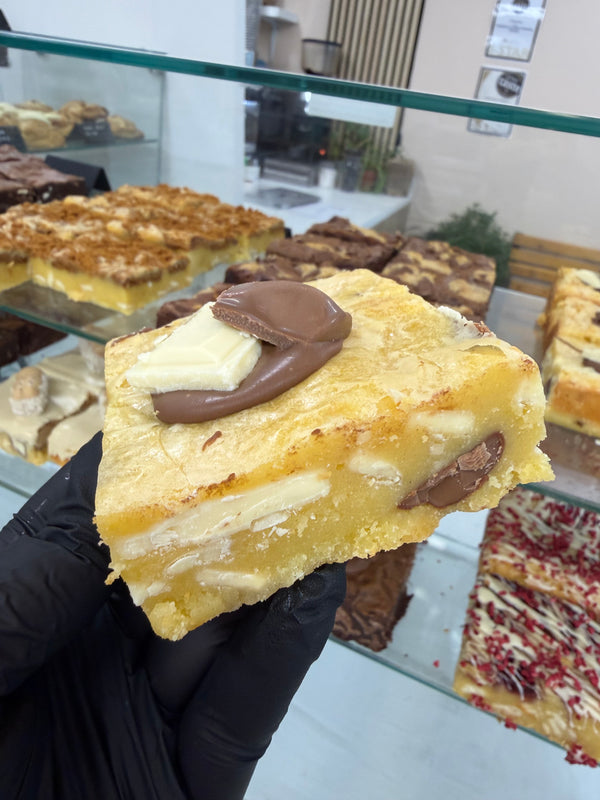 Galaxy & Milky Bar Blondie