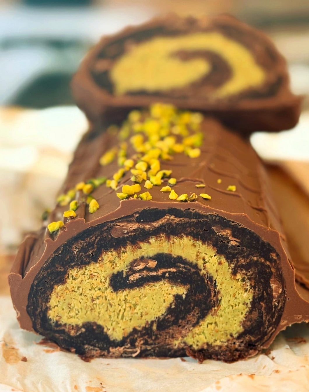Dubai chocolate brownie roll