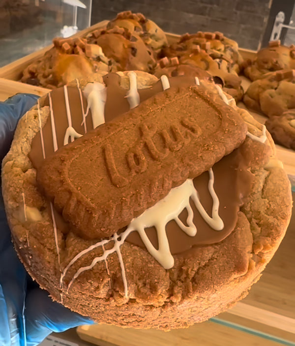 Biscoff & White Chocolate Deep Dish Cookie