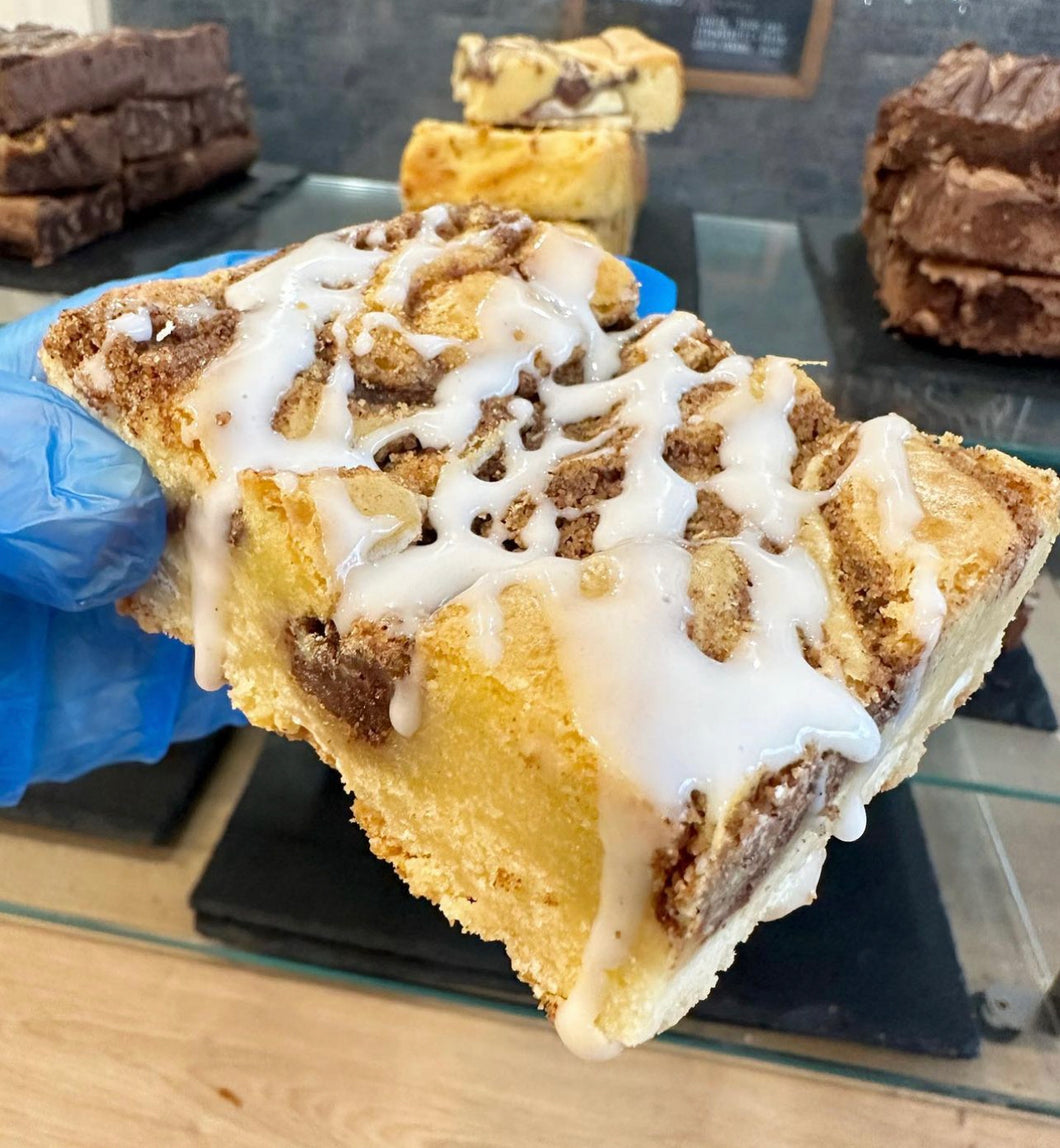 Cinnamon swirl blondie