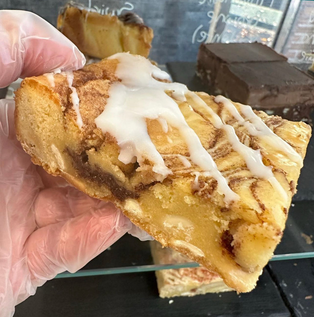 Cinnamon Swirl Blondie